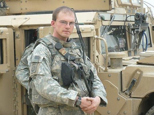 Publicly supplied Photo of Kenneth Wade Aden in military uniform